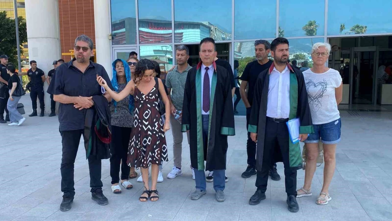 Depremde 14 kişiye mezar olan MCG Towers’un müteahhidi kendini &quot;Binada en kaliteli malzemeleri kullandım&quot; diyerek savundu
