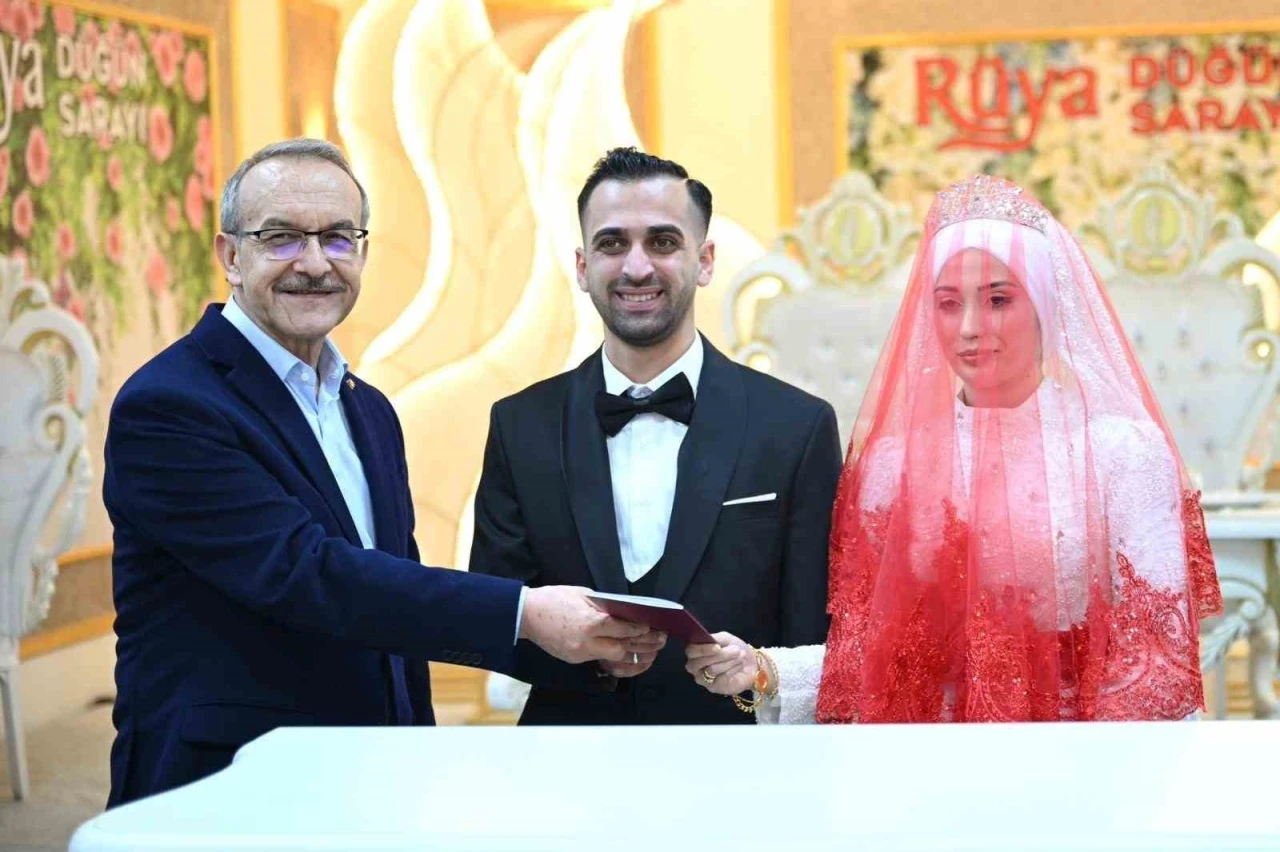 Depremde bacağını kaybeden gen&ccedil;, yaşadığı b&uuml;y&uuml;k acıların ardından yeni bir hayata adım attı
