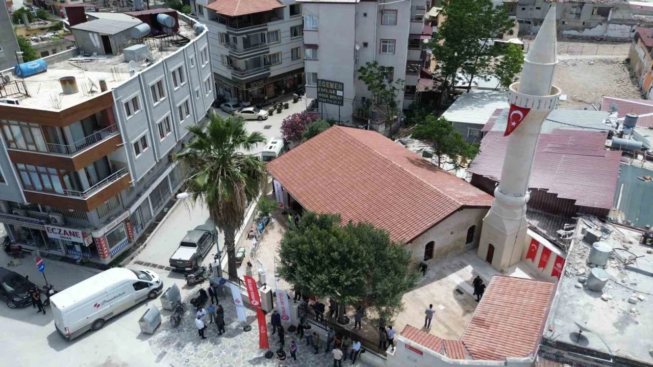 Depremde hasar gören 6 ibadethane, restorasyonu sonrası ibadete açıldı
