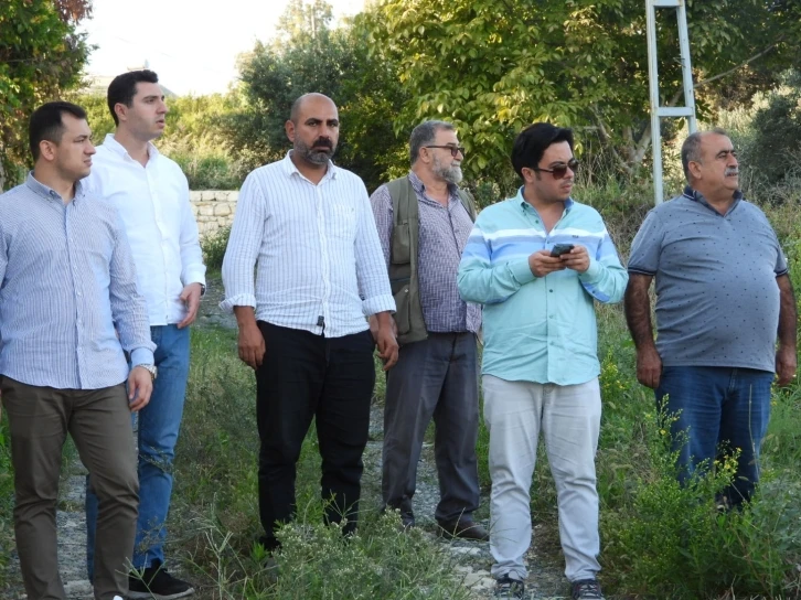 Depremde yıkılan k&ouml;y evlerinin yeniden yapılması i&ccedil;in yer tespit &ccedil;alışmaları s&uuml;r&uuml;yor
