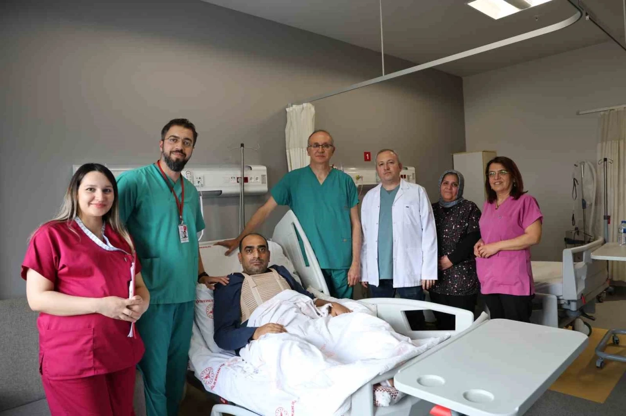 Depremden sonra yapılan hastanede 100’üncü açık kalp ameliyatı başarıyla tamamlandı
