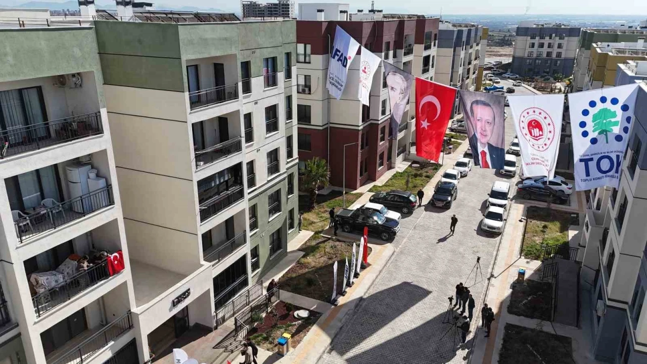 Depremzede aile: "İnsanlar arkamızdaki g&uuml;&ccedil;l&uuml; iradeye g&uuml;vensin"
