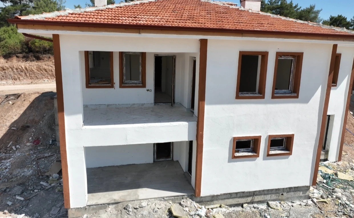 Depremzede muhtar: &quot;Villa gibi ev yapılacağını tahmin etmemiştik&quot;
