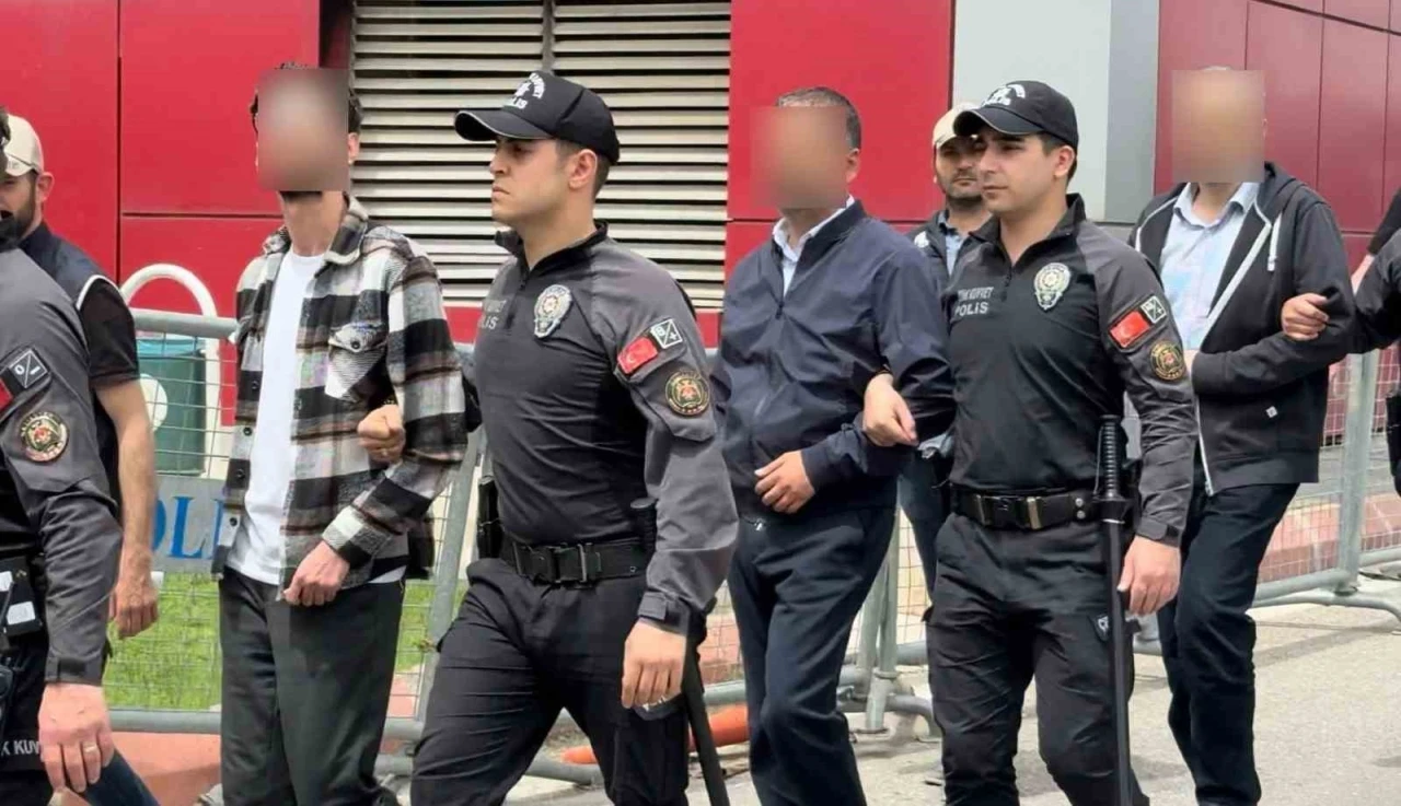 Dev FETÖ operasyonunda gözaltına alınan 225 şüpheli adliyeye sevk edildi
