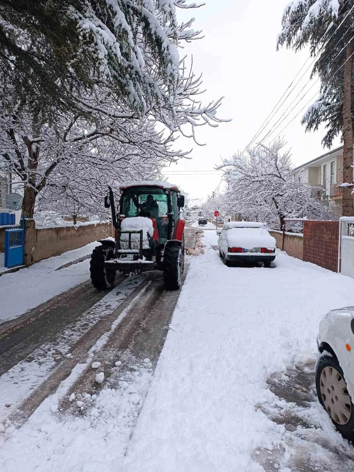 Develi&rsquo;de kar kalınlığı 10 santime ulaştı
