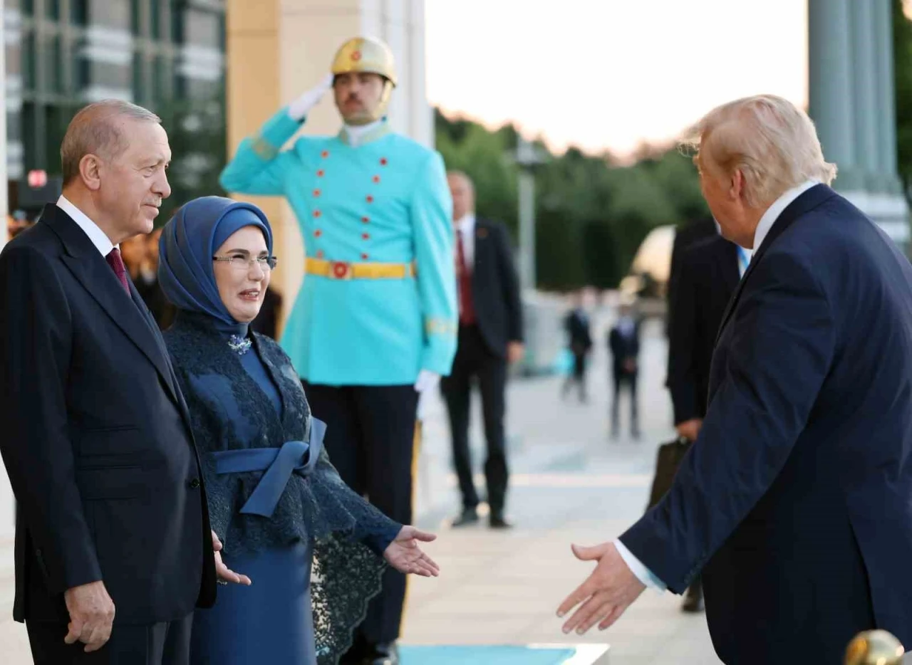 Devlet ve h&uuml;k&uuml;met başkanları ile eşleri onuruna Cumhurbaşkanlığı K&uuml;lliyesi&rsquo;nde resepsiyon verildi
