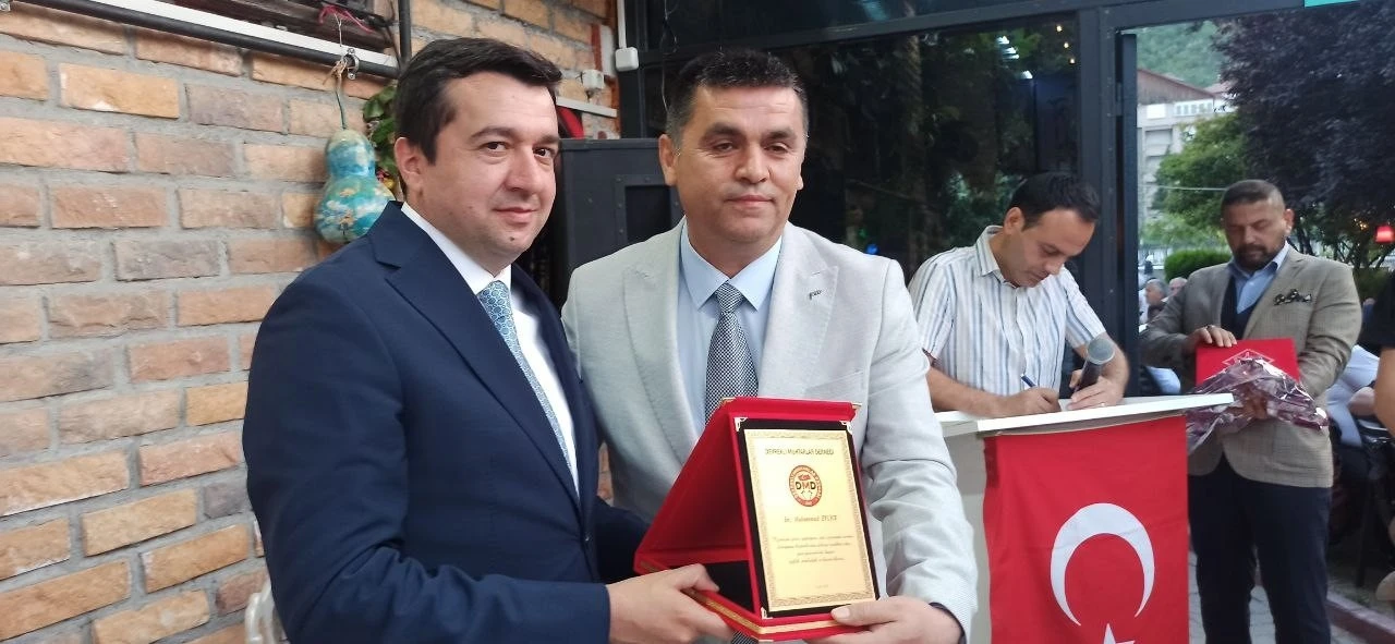 Devrek Kaymakamı veda yemeğinde göz yaşlarına hakim olamadı
