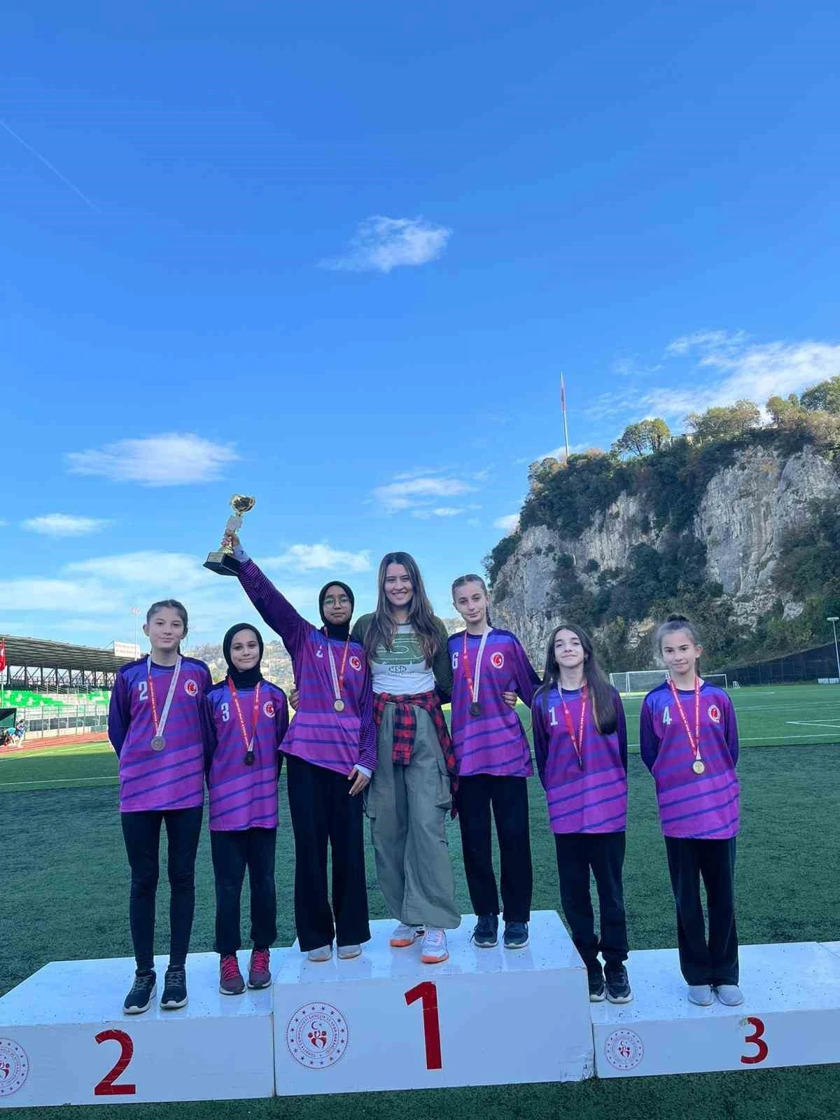 Devrekli İmam Hatipli öğrenciler il ikincisi oldular
