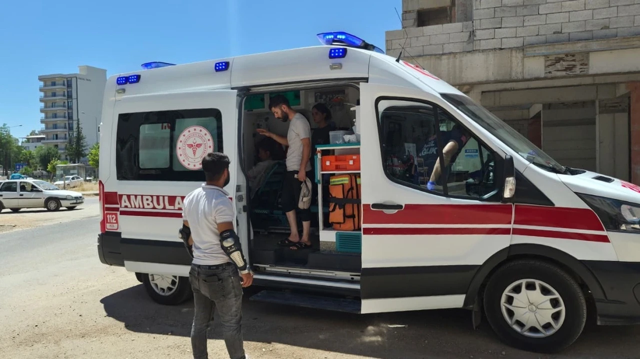 Devrilen motosikletteki yolcu yaralandı
