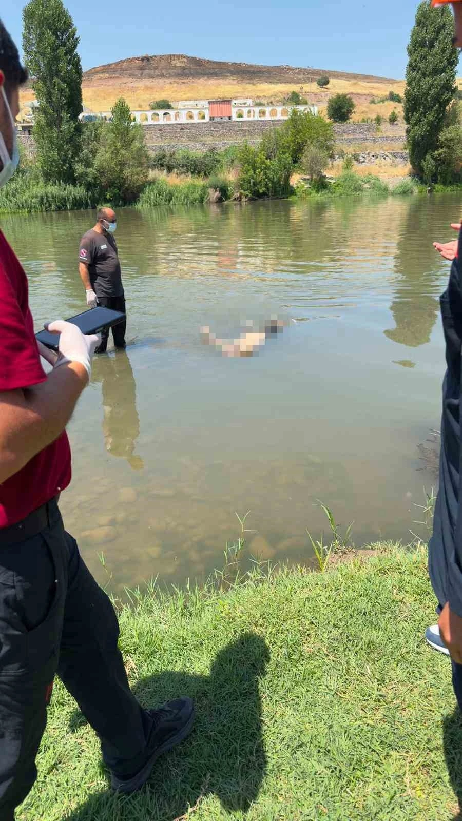 Dicle Nehri&rsquo;nde bir kişinin cansız bedeni bulundu
