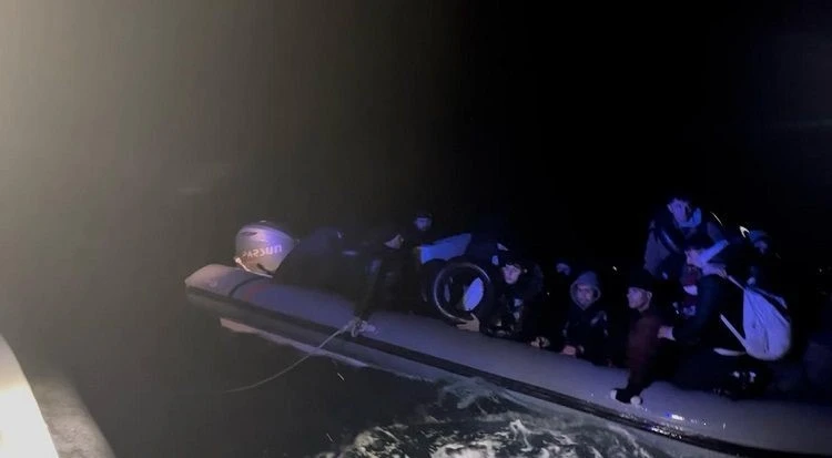 Didim a&ccedil;ıklarında 25 d&uuml;zensiz g&ouml;&ccedil;men kurtarıldı
