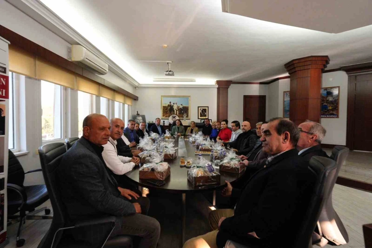 Didim Belediyesi&rsquo;nden muhtarlarla yeni yıl &ouml;ncesi değerlendirme ve planlama toplantısı
