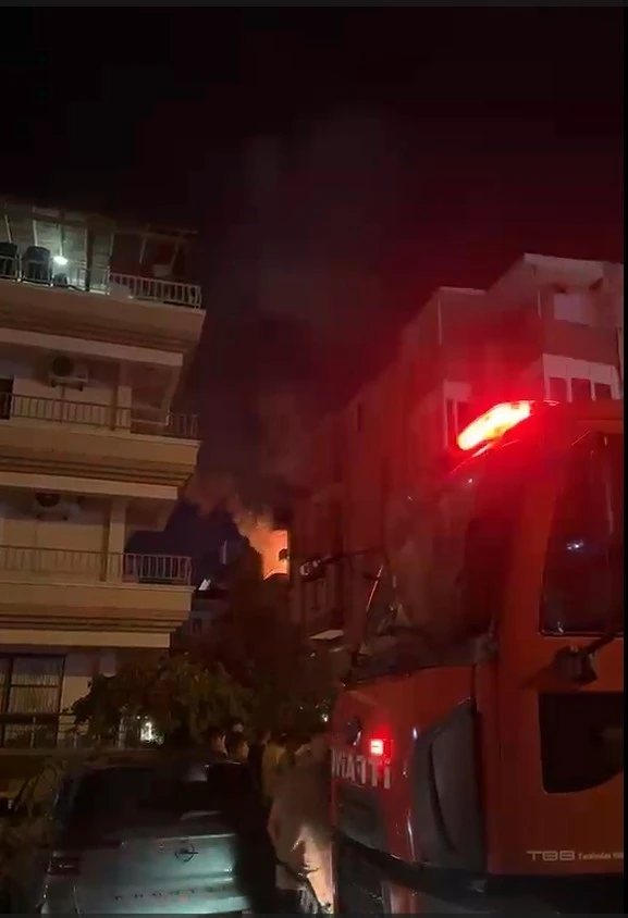 Didim&rsquo;de ikamet yangını; yangın &ccedil;ıkan dairede maddi hasar oluştu
