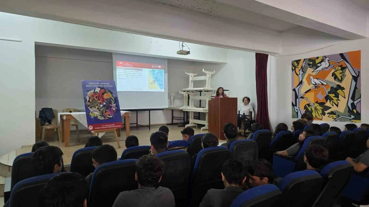 Didim’de öğrencilere su ürünleri ve deniz temizliği anlatıldı
