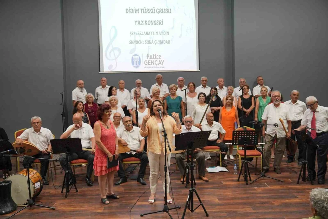 Didim’de yaz akşamları türkülerle şenlendi
