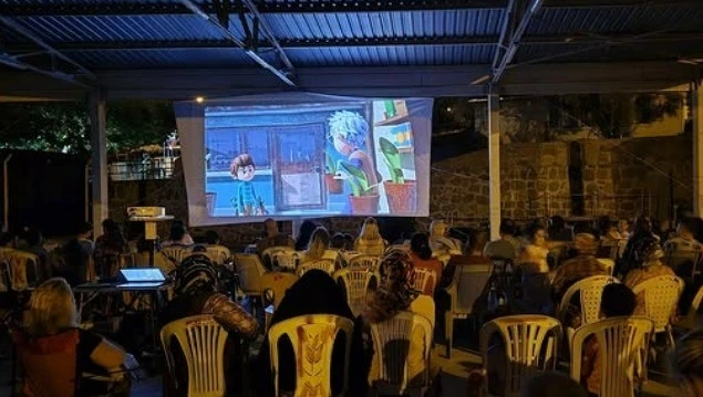Dikili’de açık hava sinemasına yoğun ilgi
