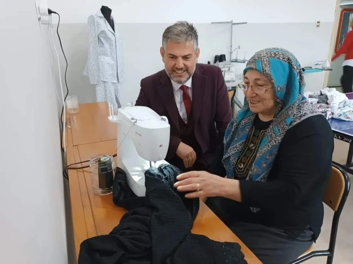 Dikiş kursu için 5 adet dikiş makinesi tedarik edildi