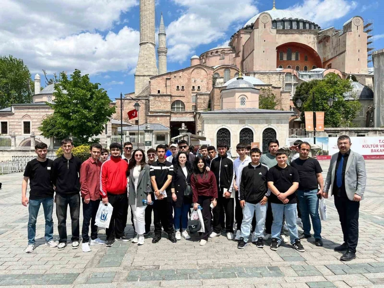 Dilovası Kaymakamlığı’ndan İstanbul’a kültür gezisi
