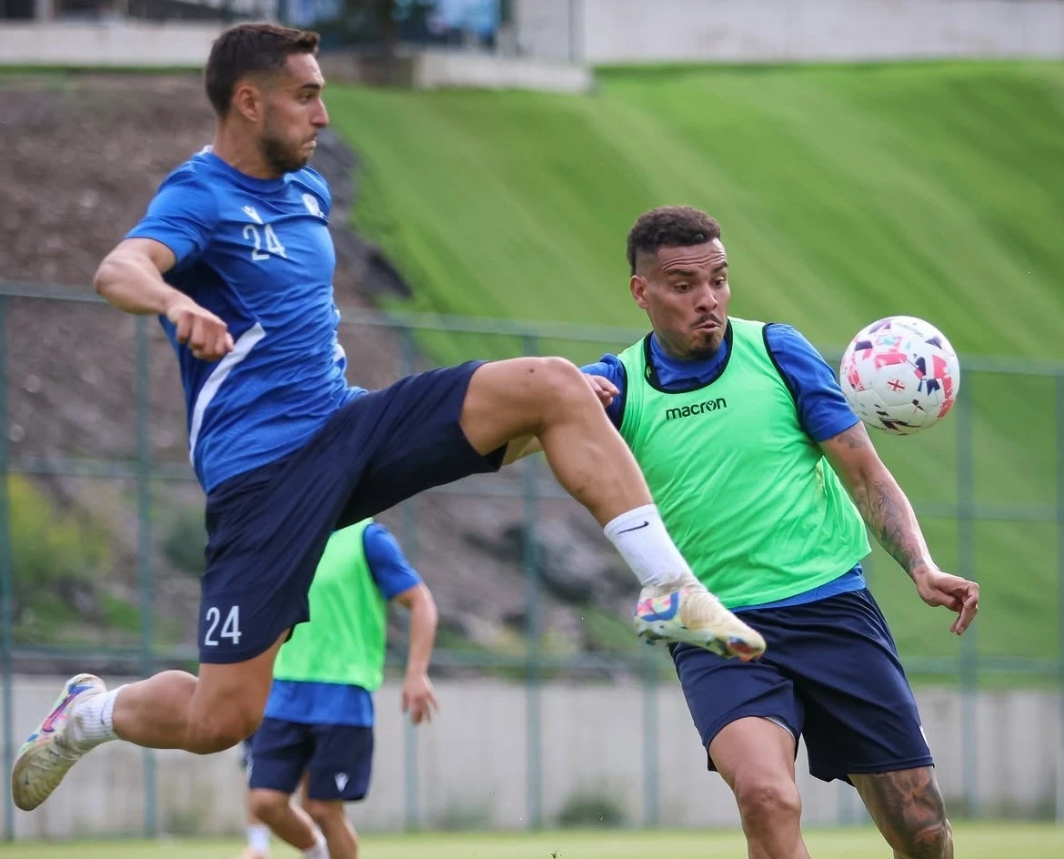 Dinamo Batumi yeni sezon hazırlıklarını Erzurum&rsquo;da s&uuml;rd&uuml;r&uuml;yor
