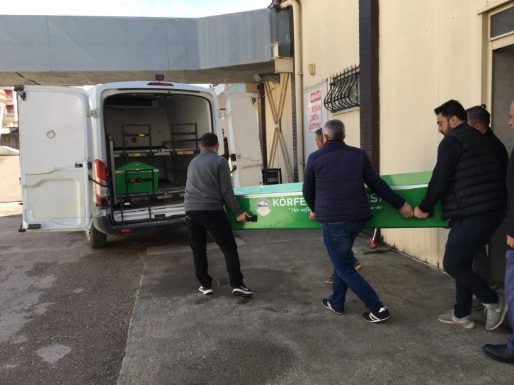 Direksiyon başında fenalaşan halk otob&uuml;s&uuml; şof&ouml;r&uuml; hayatını kaybetti
