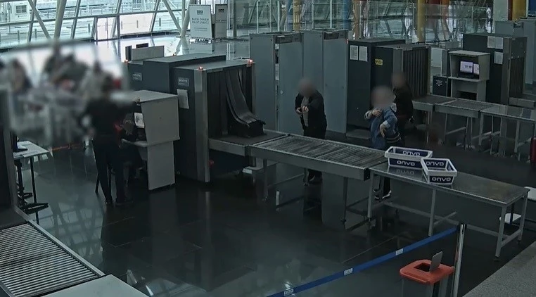 Diş macunu tüplerine saklamışlardı, valiz kontrolünde yakalandı
