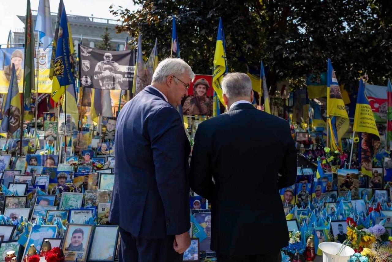 Dışişleri Bakanı Fidan, Kiev&rsquo;de anma t&ouml;renine katıldı
