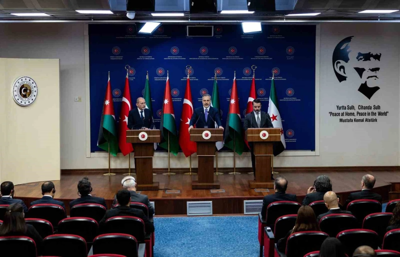 Dışişleri Bakanı Fidan, Ürdünlü ve Suriyeli mevkiidaşları ile ortak basın toplantısında konuştu
