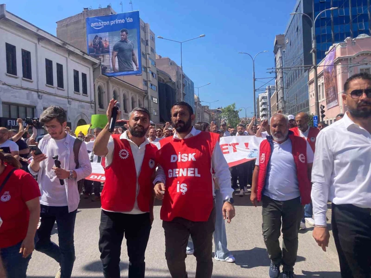 DİSK Şube Başkanı Gül’den Başkan Tugay’a: &quot;Arayacağım başkanı ’Başkanım gel, burada çöp var, temizle’ diyeceğim bundan sonra&quot;

