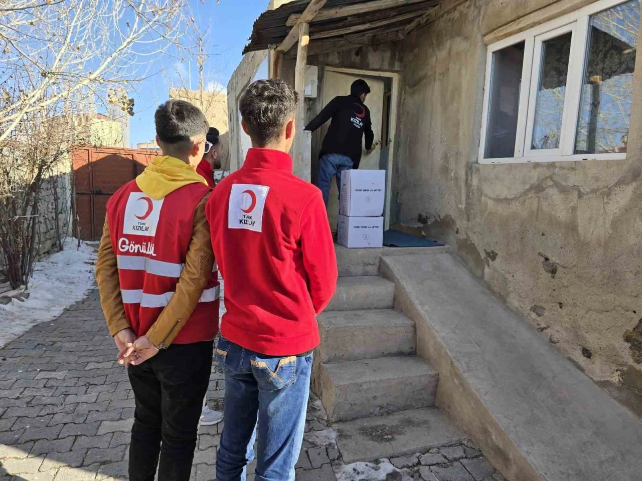 Diyadin Türk Kızılay’dan gıda yardımı