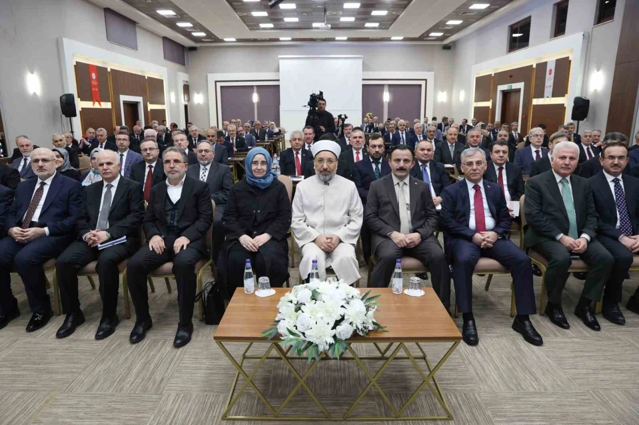 Diyanet İşleri Başkanı Arpaguş: "M&uuml;ft&uuml;, &ccedil;areler arayan kimsedir"
