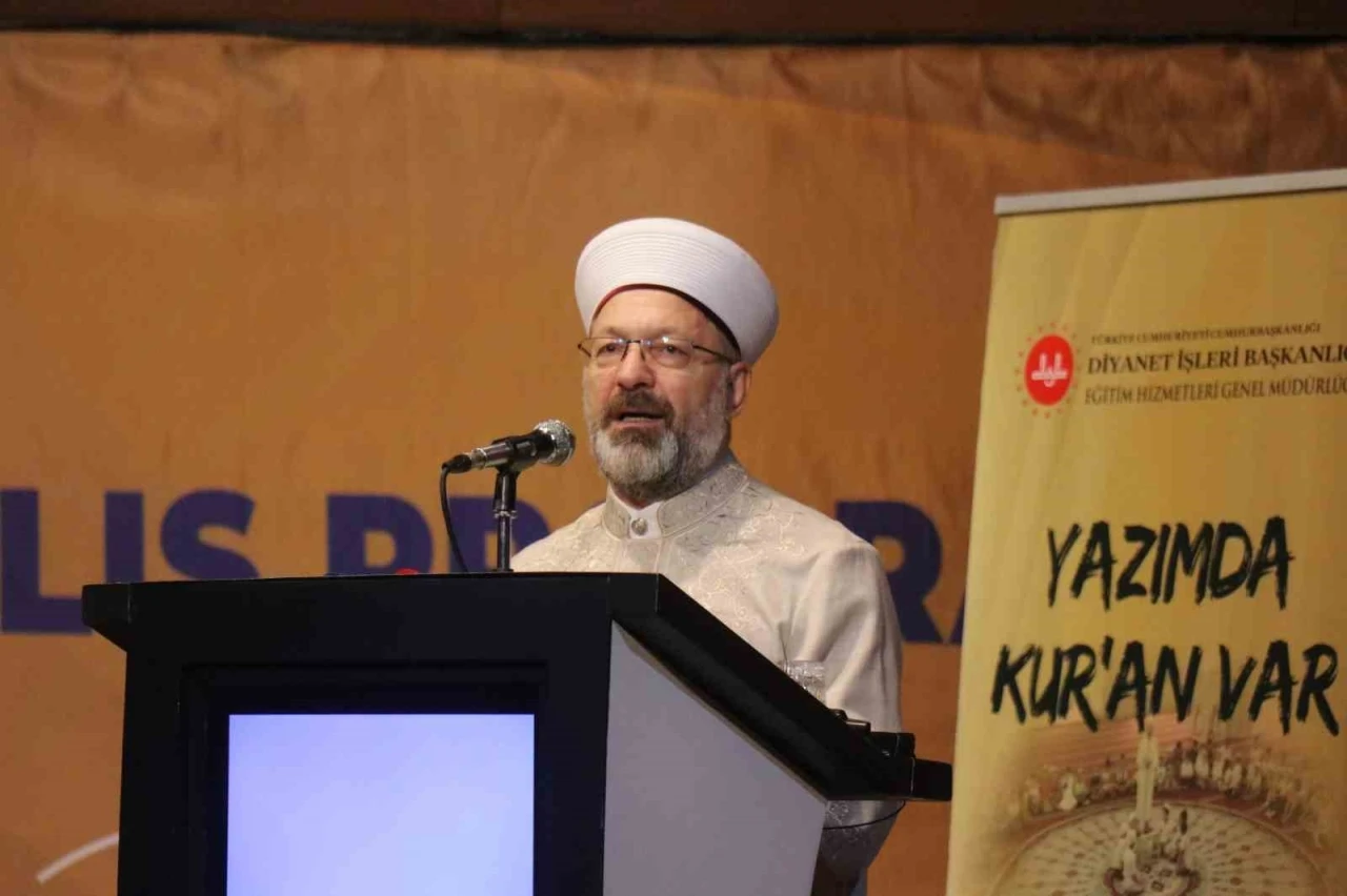 Diyanet İşleri Başkanı Erbaş: &quot;Din ve ahlak eğitiminden uzak nesiller, tarihine de kültürüne de uzak kalacaklardır&quot;
