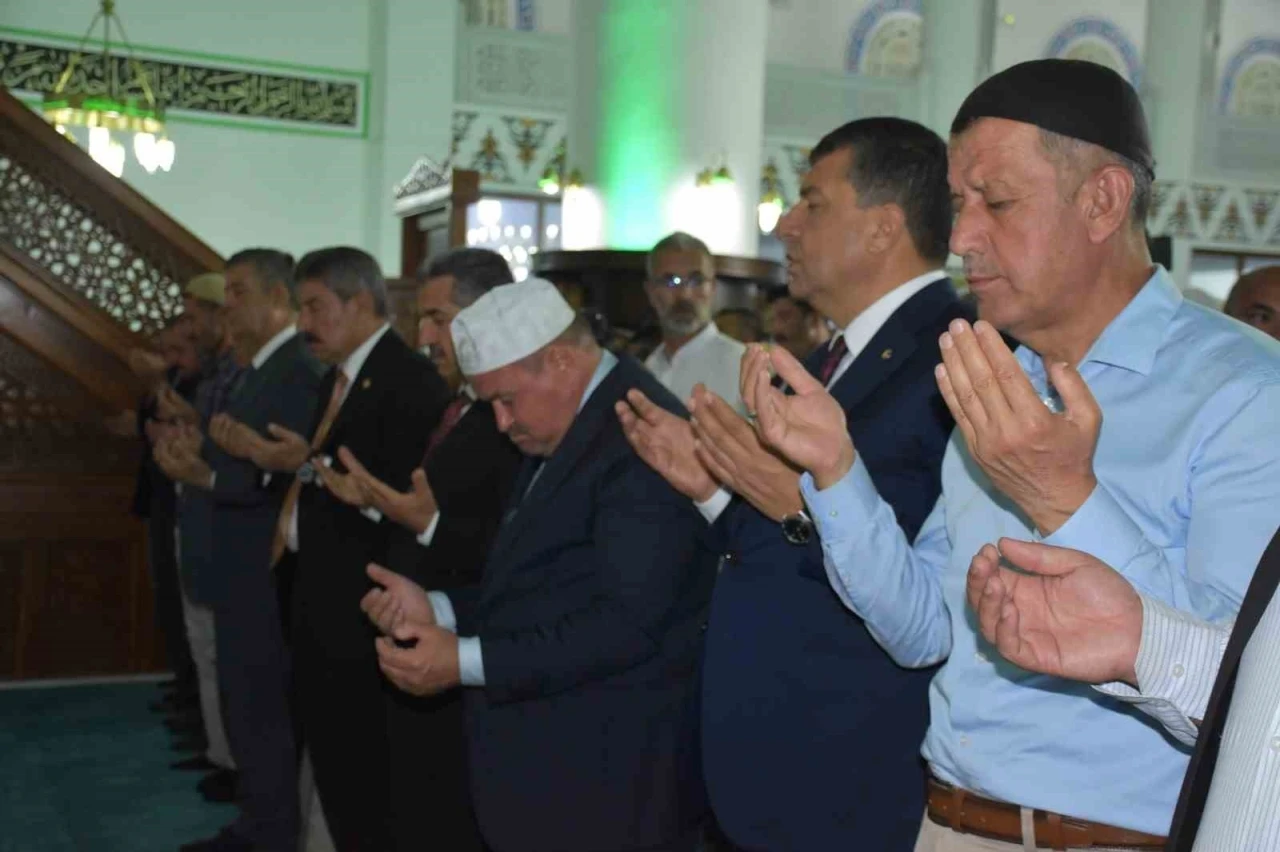 Diyanet İşleri Başkanı Erbaş’tan orman yangınları için dua

