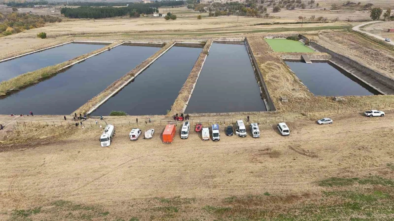 Diyarbakır’a 5 ilden gelen &quot;Kurbağa adamlar&quot; kayıp polisi arıyor
