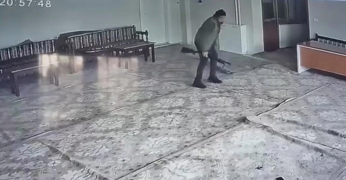 Diyarbakır&rsquo;da 1 kişinin &ouml;ld&uuml;ğ&uuml; silahlı saldırıya ilişkin 4 tutuklama
