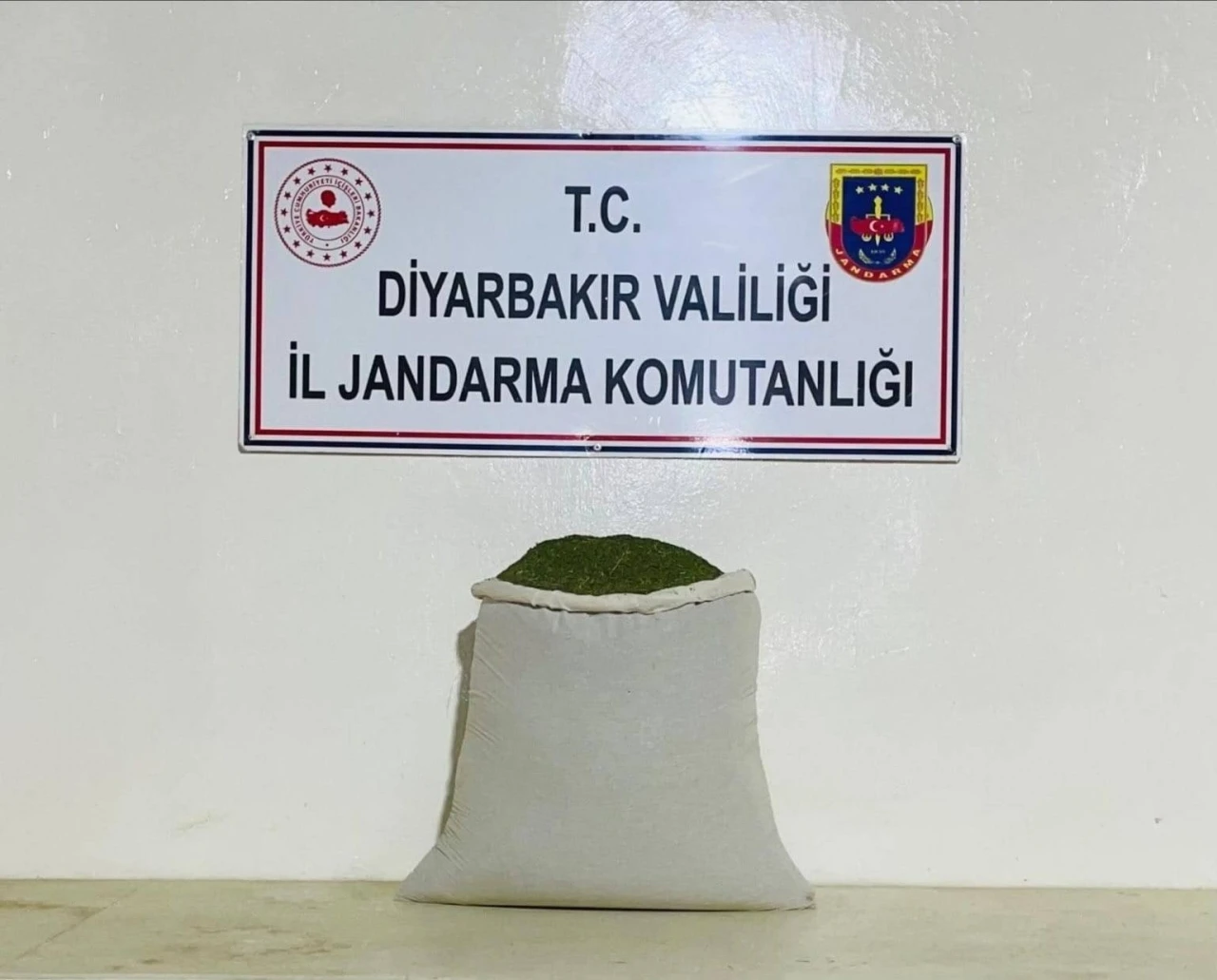 Diyarbakır&rsquo;da 144 kilo esrar ele ge&ccedil;irildi
