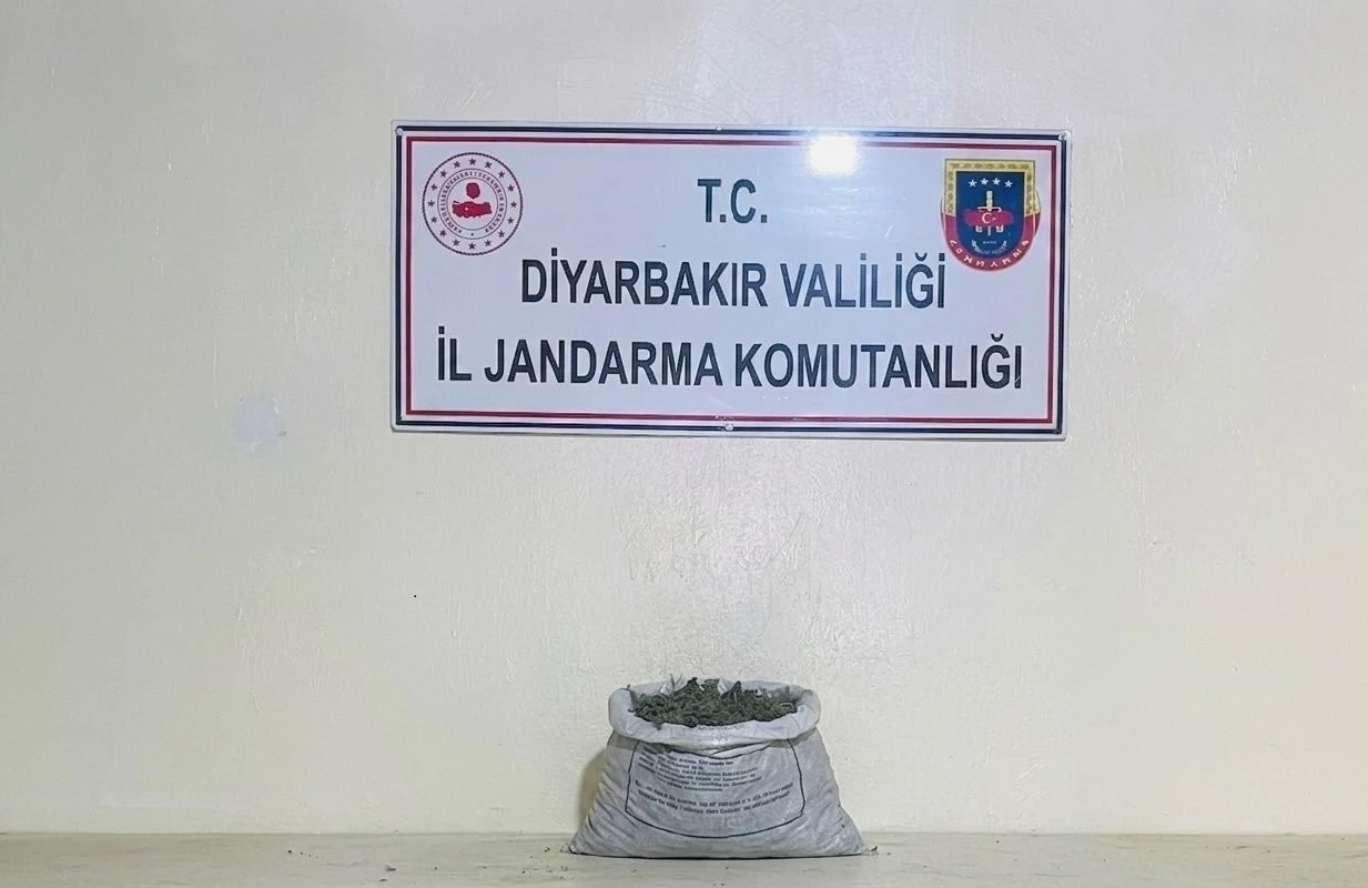 Diyarbakır&rsquo;da 19 kilo 800 gram esrar ele ge&ccedil;irildi
