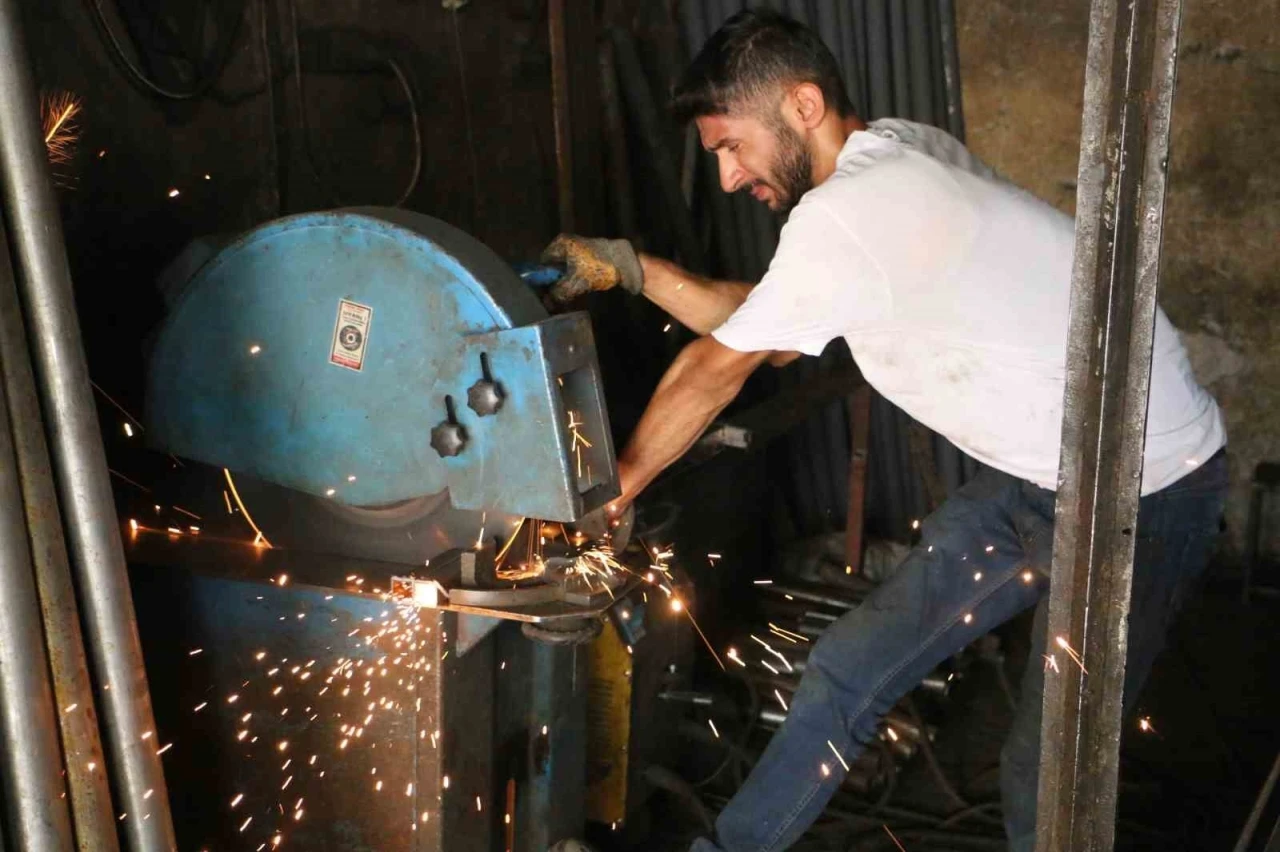 Diyarbakır’da 200 derecede ekmek mücadelesi
