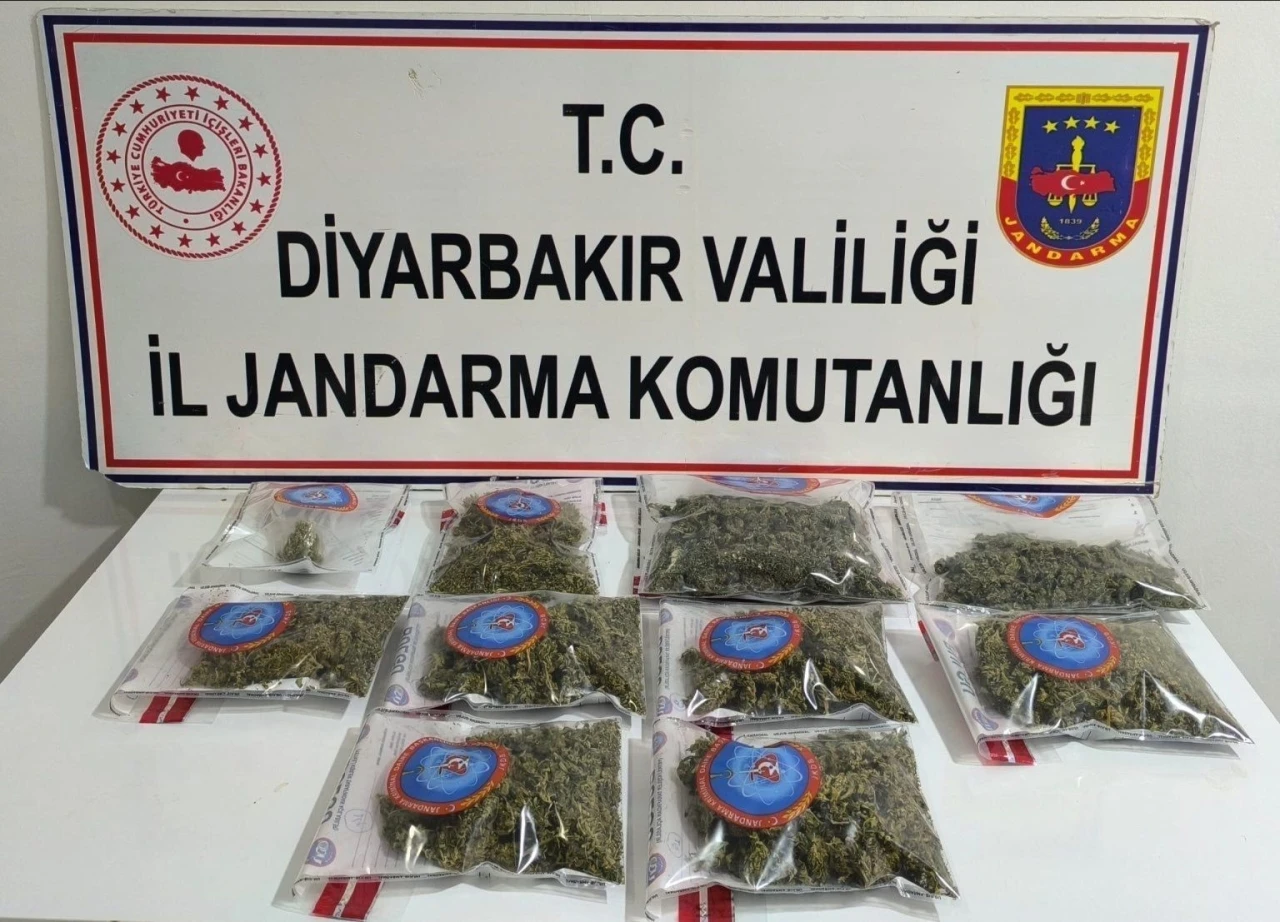 Diyarbakır’da 25 kilo esrar ele geçirildi
