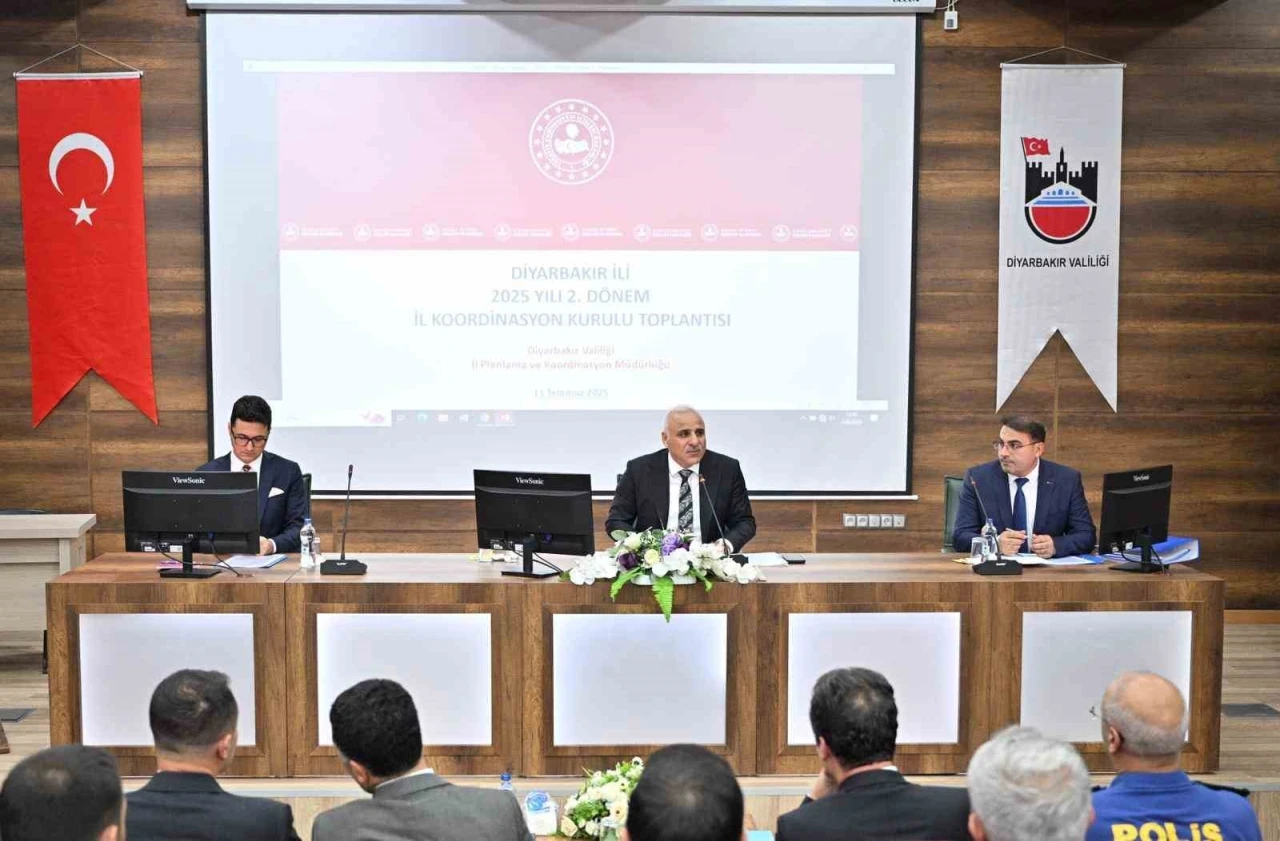 Diyarbakır’da 299 milyar liralık kamu yatırımı masaya yatırıldı
