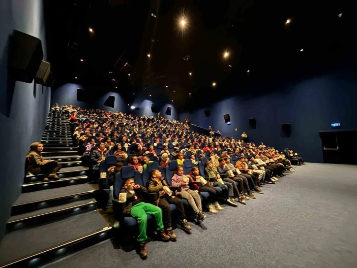 Diyarbakır’da 3 bin 800 öğrenciyi sinema keyfi yaşadı