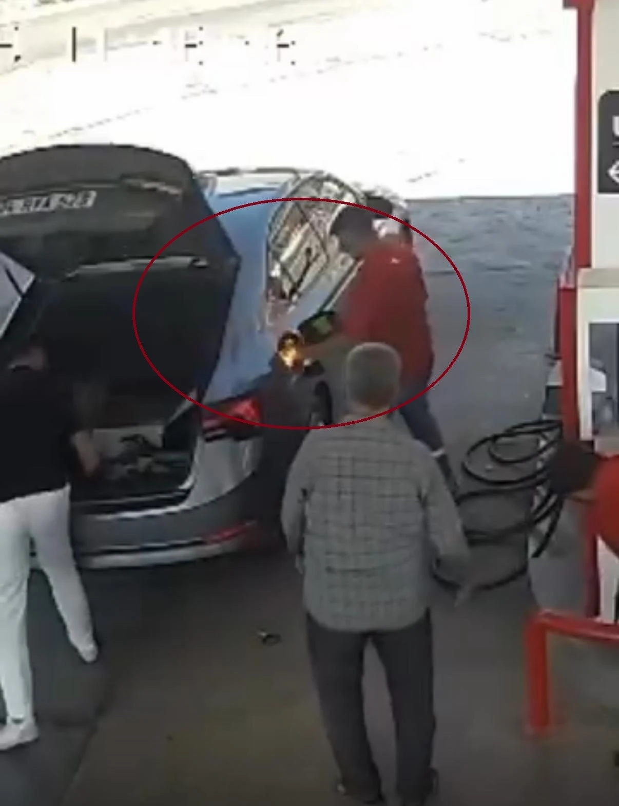 Diyarbakır’da akaryakıt istasyonunda faciadan dönüldü: O anlar kamerada