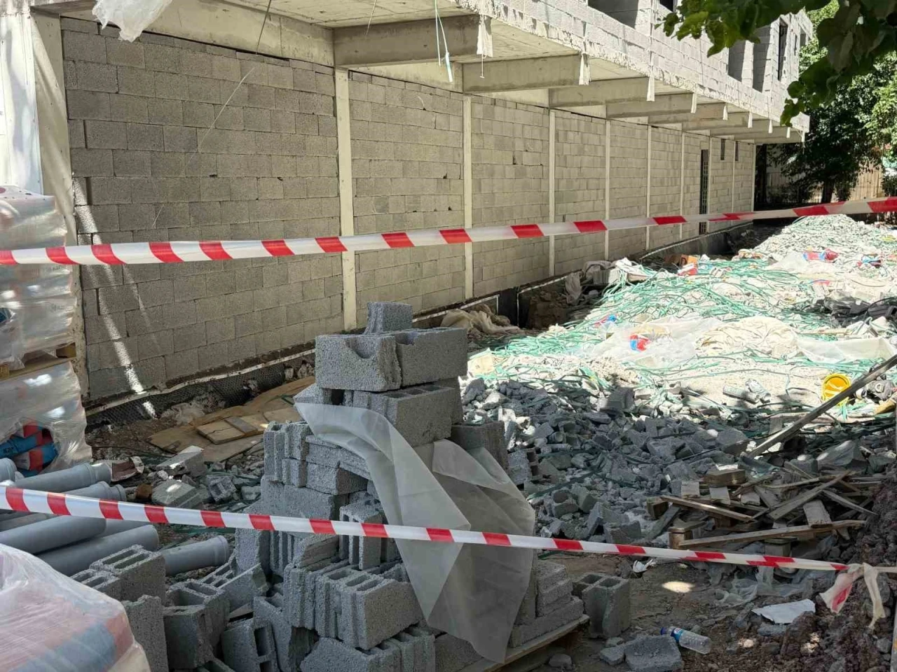 Diyarbakır’da inşaattan düşen iki işçi hayatını kaybetti
