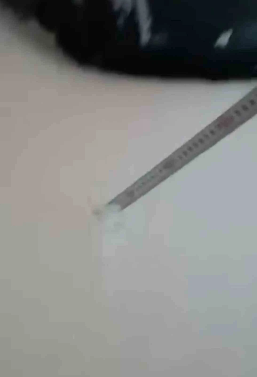 Diyarbakır&rsquo;da kar kalınlığını metreyle &ouml;l&ccedil;t&uuml;ler: Kent merkezinde kalınlık ortalama 40 santimi buldu
