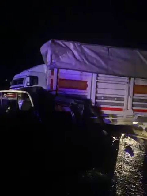 Diyarbakır’da pikap tıra arkadan çarptı: 1 yaralı
