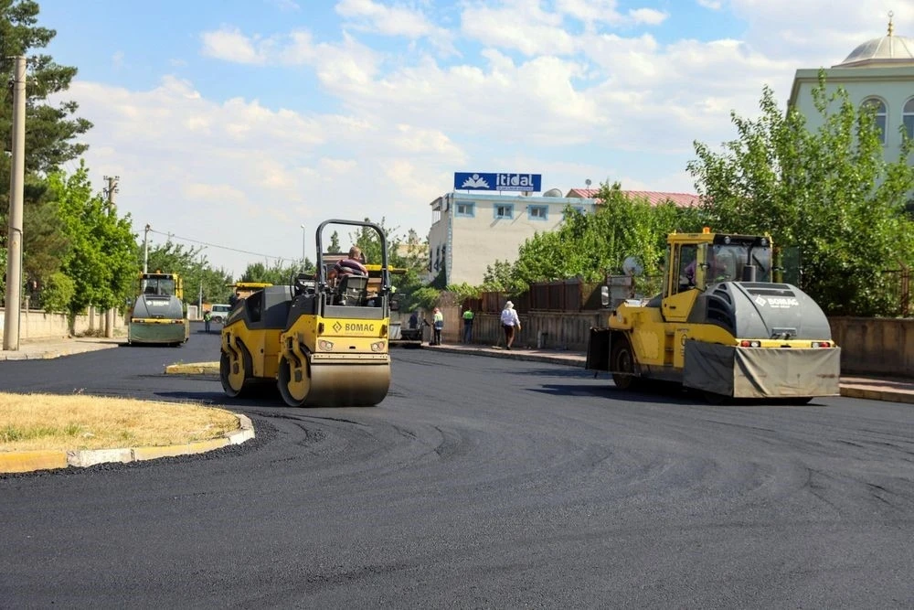 Diyarbakır&rsquo;da yollar yenileniyor
