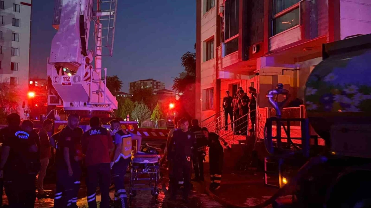 Diyarbakır’daki yangında can pazarı: Mahsur kalan bebek kurtarıldı
