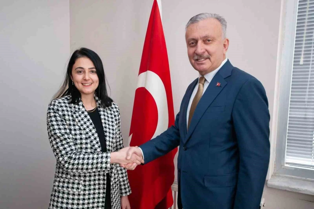 Do&ccedil;. Dr. Manga, Sosyal Bilimler Enstit&uuml;s&uuml; M&uuml;d&uuml;r&uuml; oldu
