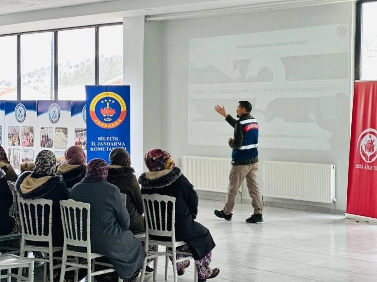 Dodurga’da ’Ailenin Önemi’, ’En İyi Narkotik Polisi Anne’ ve ’Kadına Yönelik Şiddetle Mücadele’ başlıklı eğitim
