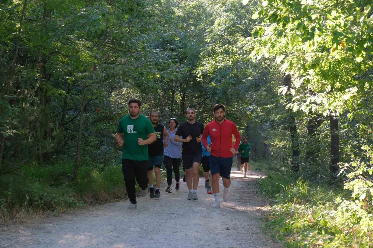 Doğada spor yapmanın keyfini yaşadılar
