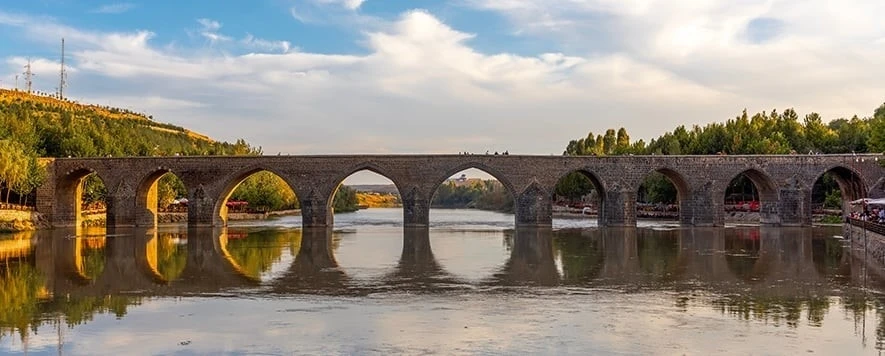 Doğduğu toprakların ilhamıyla hazırlanan koleksiyon ile Londra’da